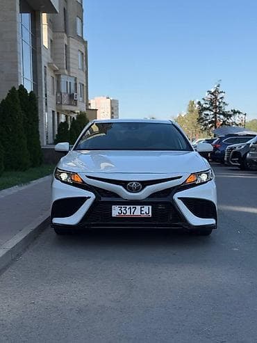 бу чехлы: Toyota Camry: 2020 г., 2.5 л, Автомат, Бензин, Седан — 2
