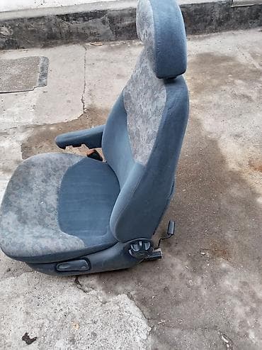 Дверные карты: Переднее сиденье, Ткань, текстиль, Volkswagen Б/у — 1