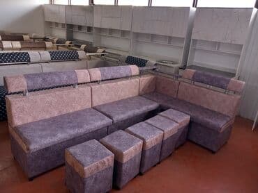 срочно и недорого кухонный уголок в идеальном состоянии: Уголок кухонный, 2.5х1.5, 190х90, 5 пуфик, доставка есть, рассрочки — 2