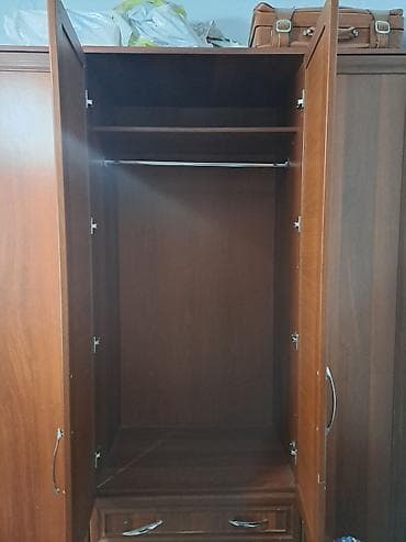 письменные столы: Спальный гарнитур, Б/у, Шкаф, ДСП, цвет - Коричневый — 4