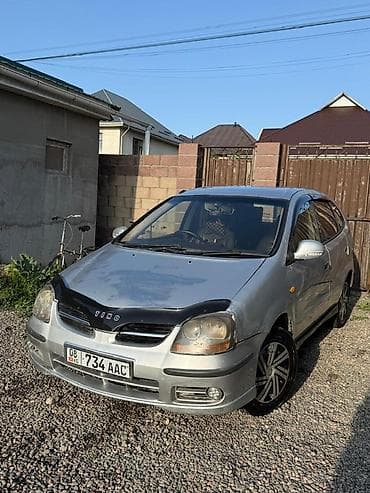 дымится: Nissan Tino: 2002 г., 1.8 л, Автомат, Бензин, Хэтчбэк — 1