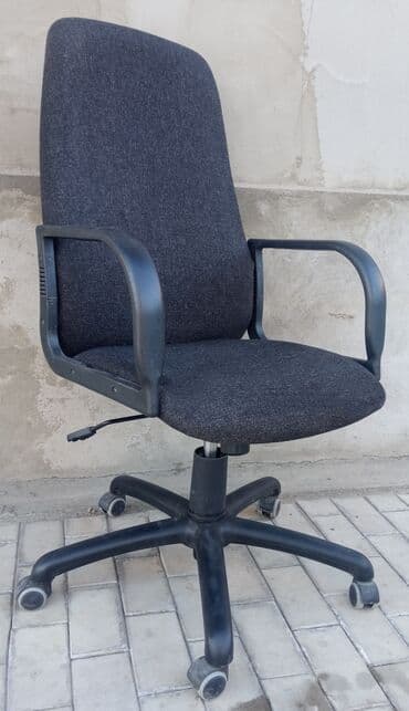 домашние куры бишкек: Офисное кресло, Б/у, С колесиками — 1