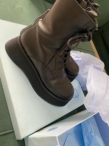 Женская обувь: Сапоги демисезонные,натуральная кожа.не долго носила.куплена в — 1