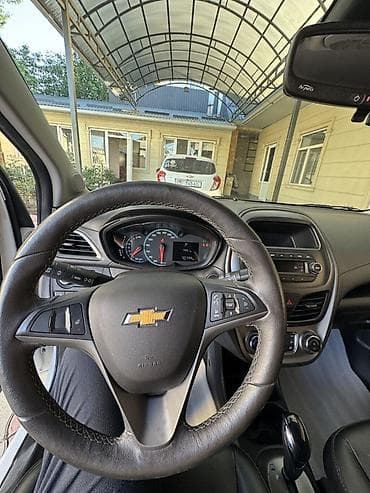 zil 130: Chevrolet Spark: 2019 г., 1 л, Автомат, Бензин, Хэтчбэк — 1