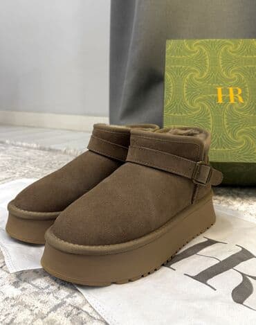 зимние сапоги: Продаю шикарные угги 😍 1 раз бу, по сути состояние новых 💞💖 Мне не — 1