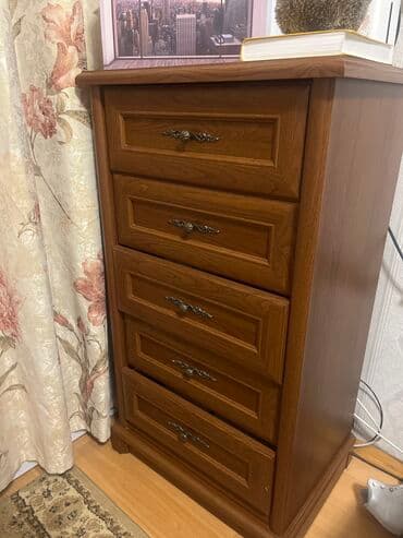 спальные кровати: Уктоочу бөлмө гарнитуру, Колдонулган, Шкаф, Эки кишилик керебет, Комод, Өзү алып кетүү — 1