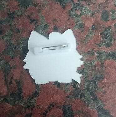 Көркөм өнөр жана коллекциялоо: Продаю значки 2 фигурные пластиковые, остальные круглые — 3