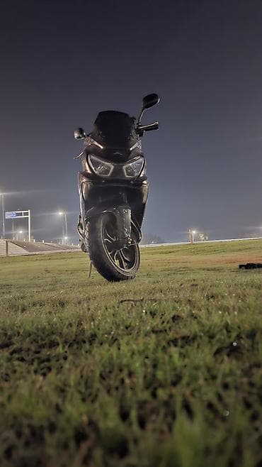 Макси-скутер 180 куб. см, Бензин, Б/у