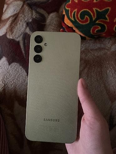 Samsung Galaxy A14, Б/у, 128 ГБ, цвет - Зеленый, 2 SIM