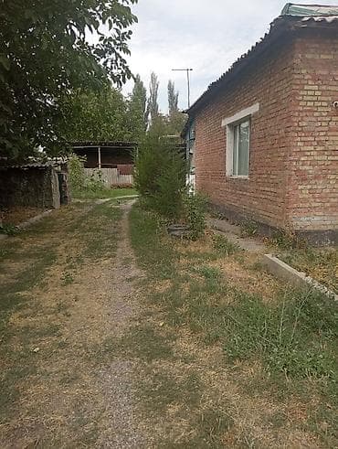 дом в калесах: Продаётся кирпичный одноэтажный дом с приусадебным участком. - Кухня — 2