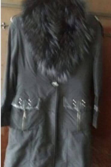 черное пальто с капюшоном: Женское тёплое длинное пальто темного синего цвета с объёмным — 3