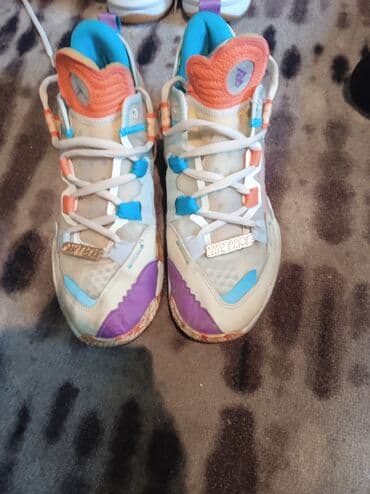 свадебные платья в бишкеке цены на прокат: Кроссовки Nike 1) Белые тренировочные кроссовки Nike: - Верх — 8