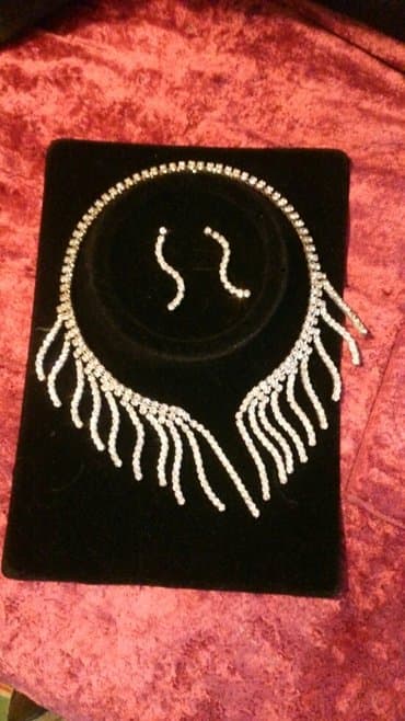 Колье и серьги, качественное покрытие, не стирается