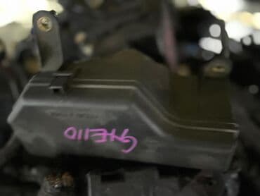 продаю дом: Петли капота Toyota, Б/у, Оригинал — 13