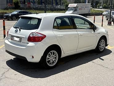 с кочкор авто: Toyota Auris: 2011 г., 1.8 л, Автомат, Гибрид, Хетчбек — 4