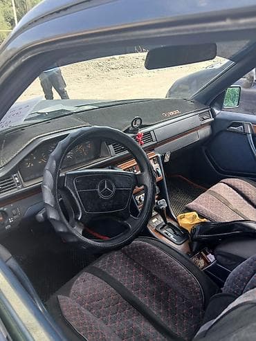 мер: Mercedes-Benz W124: 1993 г., 2.8 л, Автомат, Бензин, Седан — 3