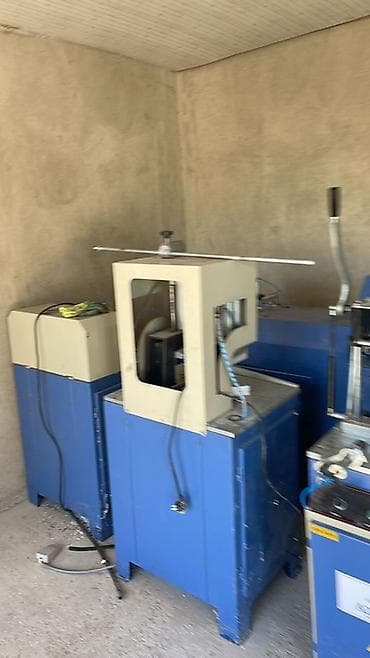 Компрессорлор: Срочно продаю полный комплект станков для пластиковых окон. Состояние — 3