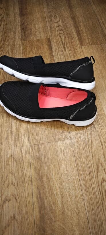 туфли черные с открытым носиком: Продаю 36 размер, привезли из Германии, оказались малы, лёгкие — 4