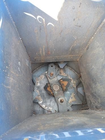 Кийимге кам көрүү: Дробилка 220 вольт. 3000 аборот алюминь 20 000 простой барабанный 23 — 2