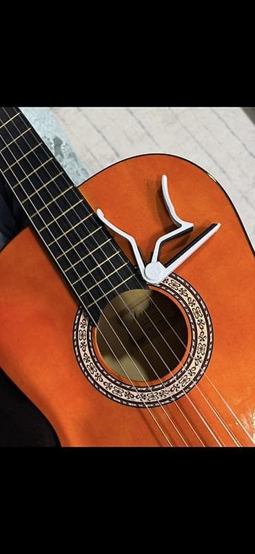 гитара чехол: Классическая гитара, продаю классическую гитару, струны нейлоновые — 4