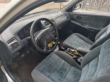 jak авто: Mazda 626: 1998 г., Седан — 5