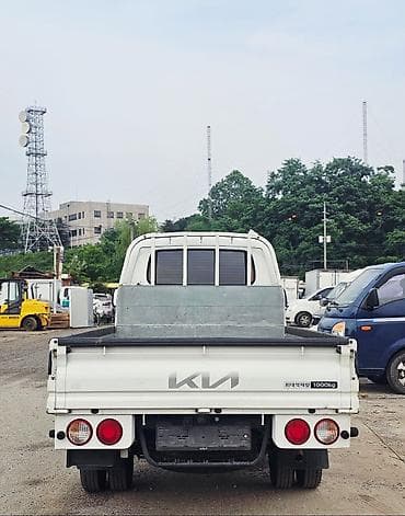 kia sonata: Kia Bongo (K2500/K2700) — компактный бортовой грузовик - Тип кузова — 3