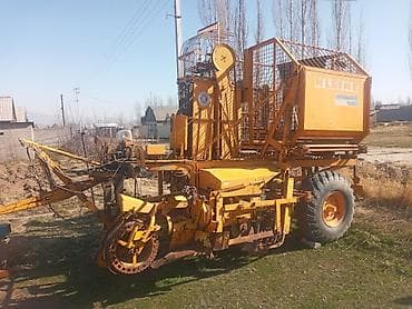 toyta vitz: Свеклоуборочный комбайн однорядный — 1