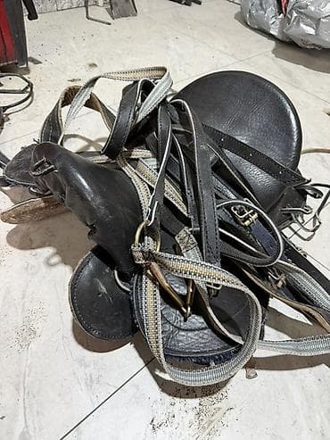 Ветеринар кызматы: Комплект конской упряжи и седло. - Классическое седло из чёрной кожи — 2