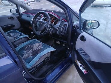 jetta 2: Honda Fit: 2003 г., 1.3 л, Вариатор, Бензин, Хэтчбэк — 5