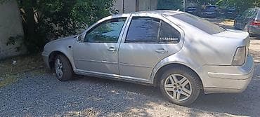 машина сатып алам: Volkswagen Bora: 2000 г., Механика, Седан — 1