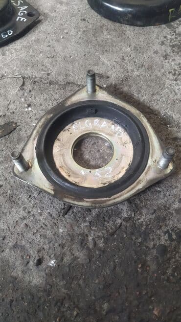 вытягивающая ортопедическая подушка купить: Nissan Elgrand E51 Чашка опорная, Ниссан Эльгранд Е51 чашка стойки — 1