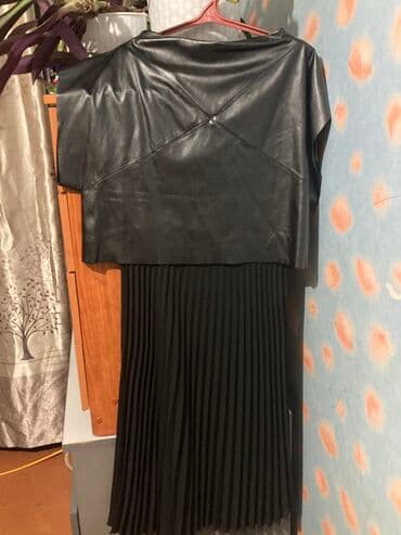 вечерний костюм: Красивое платье на корпоратив 52 размер, красиво сидит. Не мнется — 1