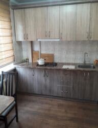 квартира лушихина: 2 бөлмө, Менчик ээси, Чогуу жашоосу жок, Жарым -жартылай эмереги бар — 5