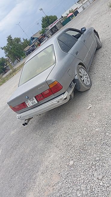 BMW 525: 1990 г., 2.5 л, Кол менен иштөөчү, Бензин, Седан — 2