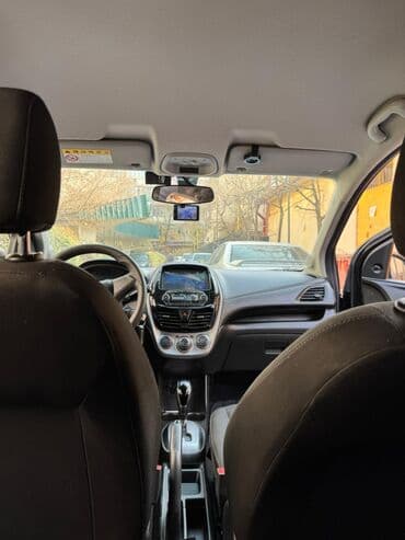 мотоцикл с автоматической коробкой передач: Chevrolet Spark: 2017 г., 1 л, Автомат, Бензин, Хетчбек — 5