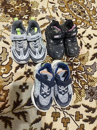 детские кроссовки для футбола: Детские кроссовки, комплект из 3 пар. Описание: - Модель: спортивные — 1