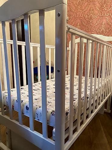 Лакокрасочные материалы: Детская односпальная кровать, Б/у, Для девочки, Для мальчика, С матрасом, Дерево, Самовывоз — 3