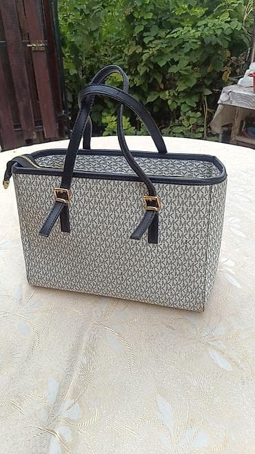 купить песочные часы: Сумка-тоут Michael Kors с монограммой MK - Модель: жесткая — 4