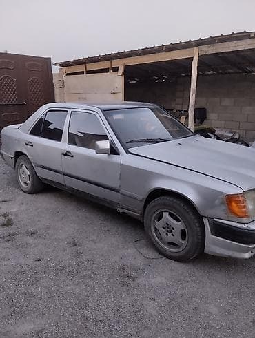 Mercedes-Benz W124: 1985 г., Седан — 2