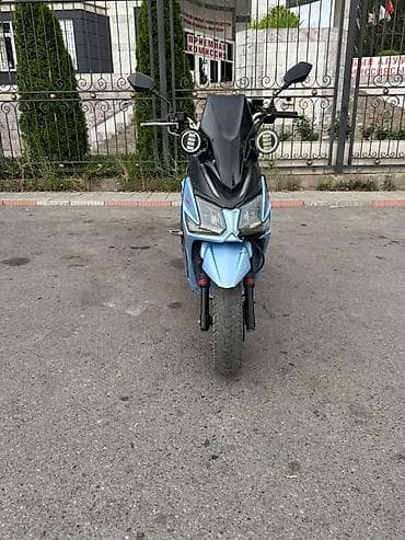 Макси-скутер Suzuki, 150 куб. см, Бензин, Колдонулган — 1