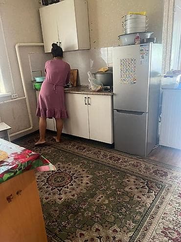 срочный: Продается жилой дом в районе Токольдош. Двухэтажное строение с — 6