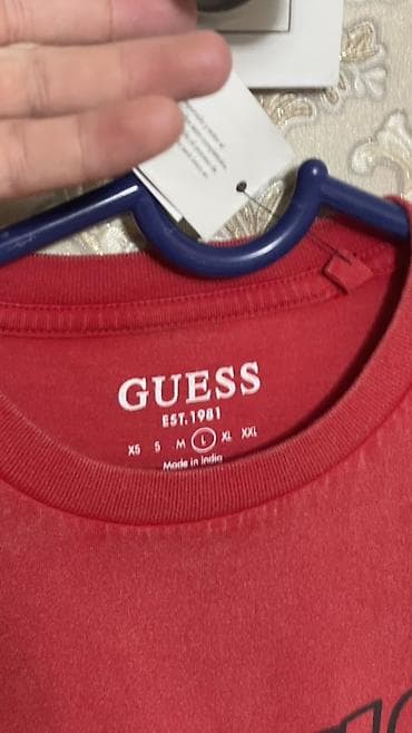 tech flece: Футболка GUESS мужская - Бренд: GUESS (логотип и надпись “GUESS — 4