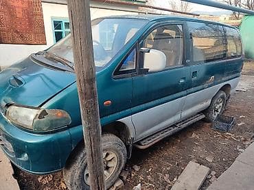 Mitsubishi Space Gear: 1994 г., Минивэн