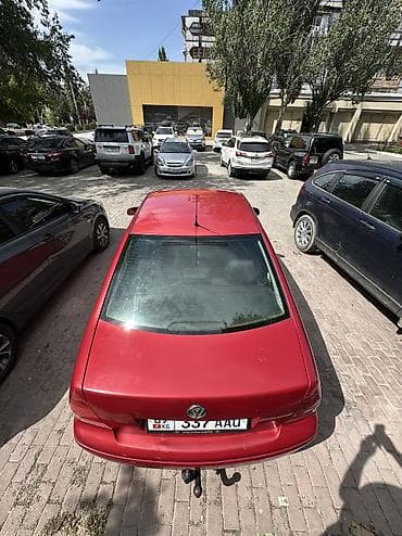 Унаа: Volkswagen Bora: 2003 г., 1.6 л, Кол менен иштөөчү, Бензин, Седан — 10