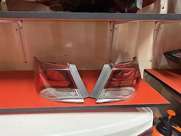 Задние фонари (левая и правая секции) для автомобиля Volkswagen Jetta — 1