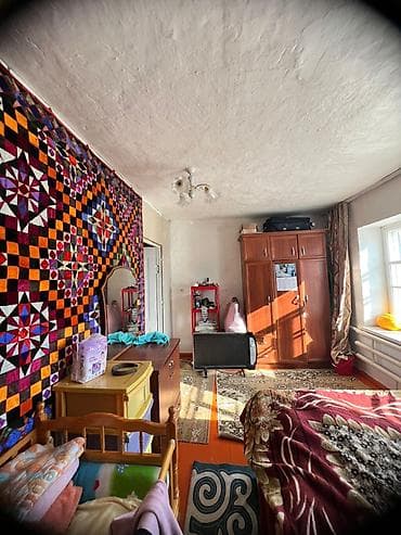 дом жээк: Кочкор центрдан 5 бөлмөлүү үй сатылат. үйдүн көрүнүшү сүрөттөдүгөй — 10