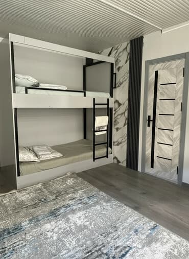 частный дом без хозяина: 400 м², Эмереги менен — 1