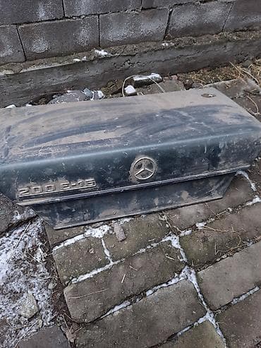 крылья на мерс 124: Крышка багажника Mercedes-Benz, Оригинал — 1