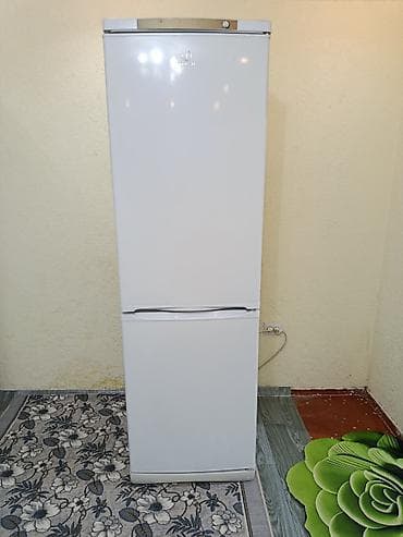 Холодильник Indesit, Б/у, Двухкамерный, De frost (капельный), 60 * 200 * 60