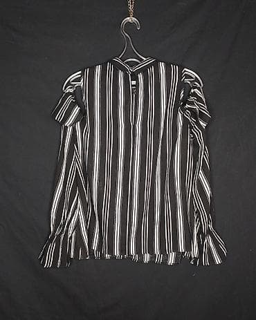 Полосатая блузка 🦓 ✨ Бренд - Clockhouse (Германия 🇩🇪) 📏 Размер - at lalafo.kg Полосатая блузка 🦓 ✨ Бренд - Clockhouse (Германия 🇩🇪) 📏 Размер -